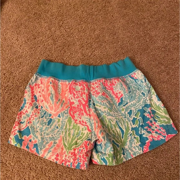 EUC Lilly Pulitzer Sample Beach Shorts in Let’s Cha Cha - Picture 2 of 5